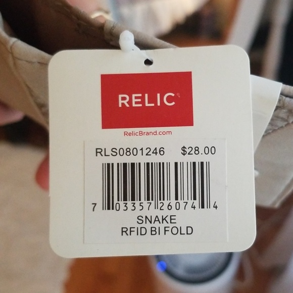 Relic RFID Wallet - Picture 3 of 5
